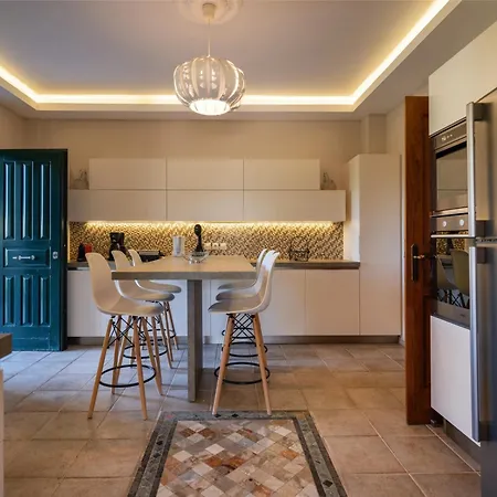 9br Luxury Living - What'app - 0049-1521-4658-810 - For Reservations! * Karafotaíika